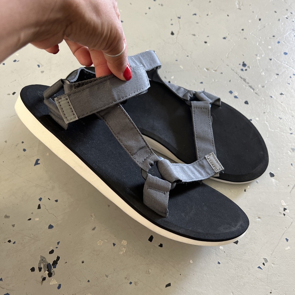 American Eagle Outfitters Women 10M Black Gray Straps